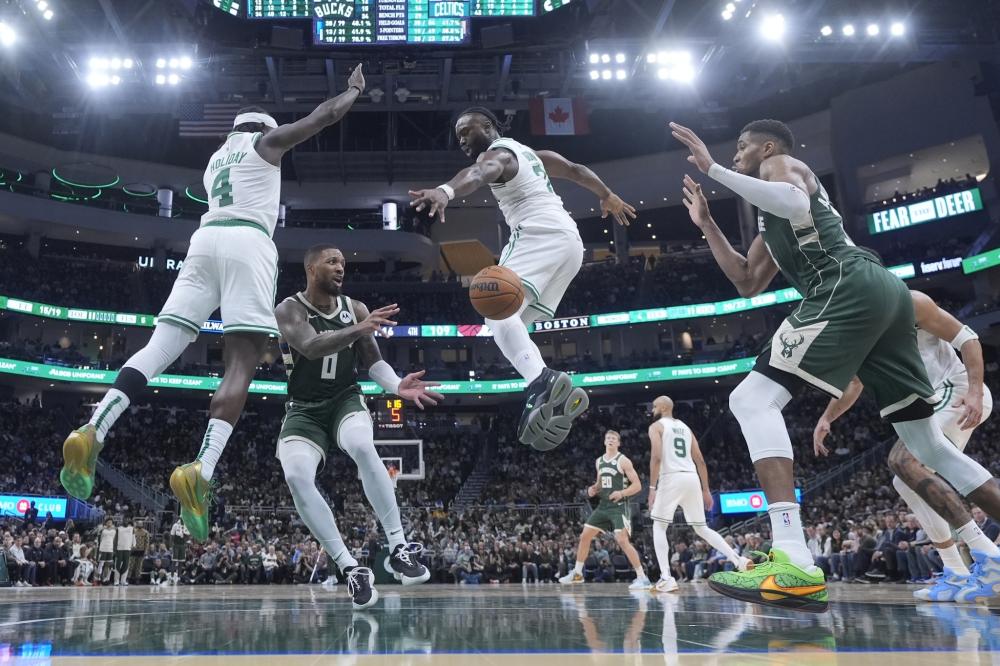 更加胶着 更加胶着