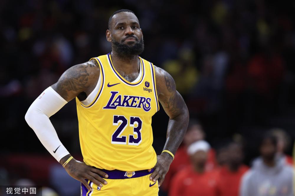 在接受采访 在接受采访